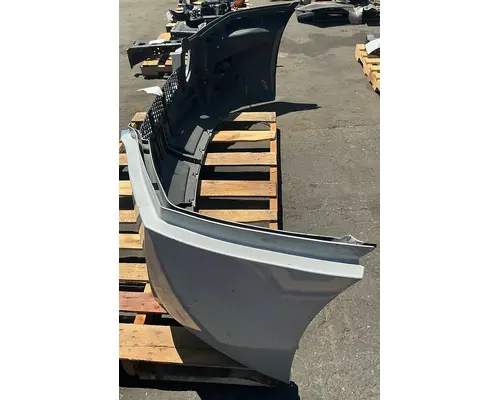 FREIGHTLINER Cascadia 126 Bumper Assembly, Front