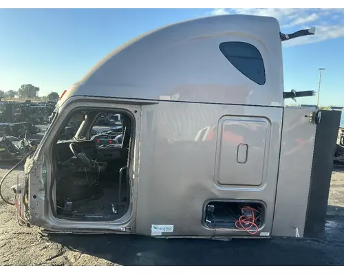 FREIGHTLINER Cascadia 126 Cab Assembly