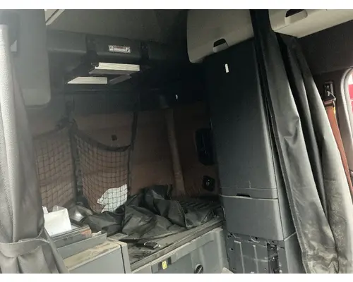 FREIGHTLINER Cascadia 126 Cab Assembly