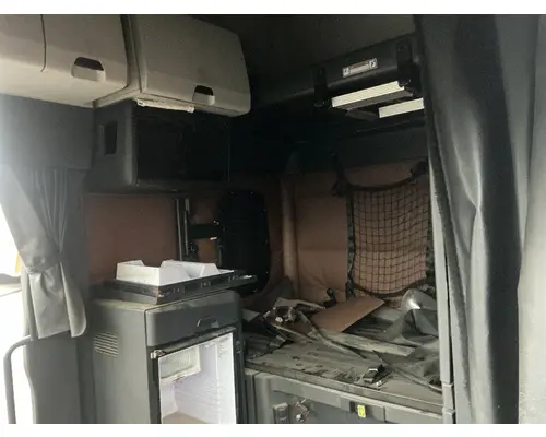 FREIGHTLINER Cascadia 126 Cab Assembly