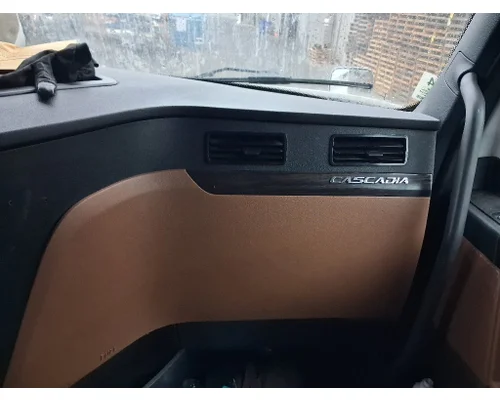 FREIGHTLINER Cascadia 126 Cab Assembly