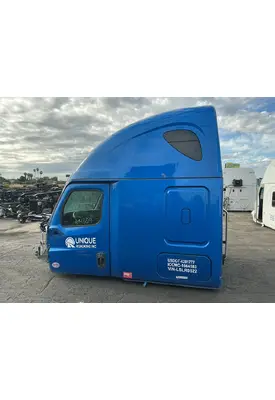 FREIGHTLINER Cascadia 126 Cab Assembly