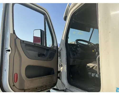FREIGHTLINER Cascadia 126 Cab Assembly