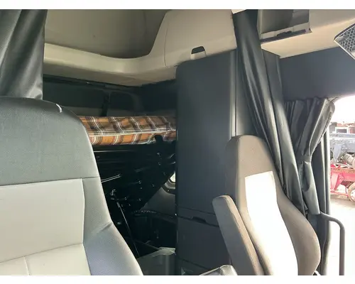 FREIGHTLINER Cascadia 126 Cab Assembly