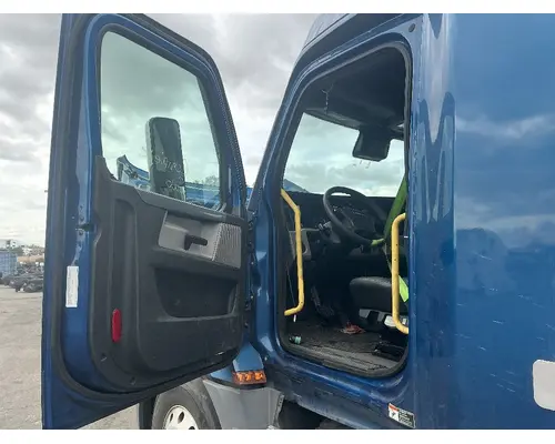 FREIGHTLINER Cascadia 126 Cab Assembly