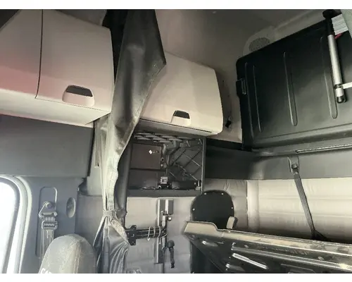 FREIGHTLINER Cascadia 126 Cab Assembly