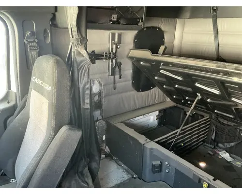 FREIGHTLINER Cascadia 126 Cab Assembly
