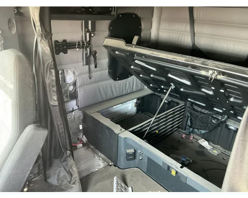 FREIGHTLINER Cascadia 126 Cab Assembly
