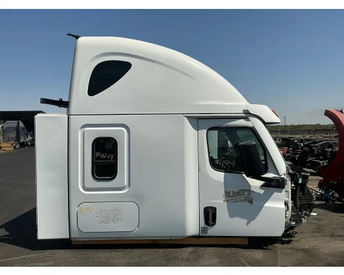 FREIGHTLINER Cascadia 126 Cab Assembly