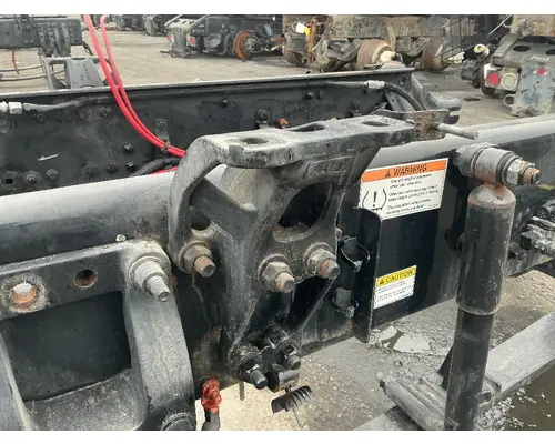 FREIGHTLINER Cascadia 126 Cab Mount Bracket