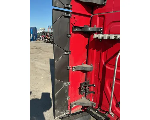 FREIGHTLINER Cascadia 126 CabSleeper Fairing