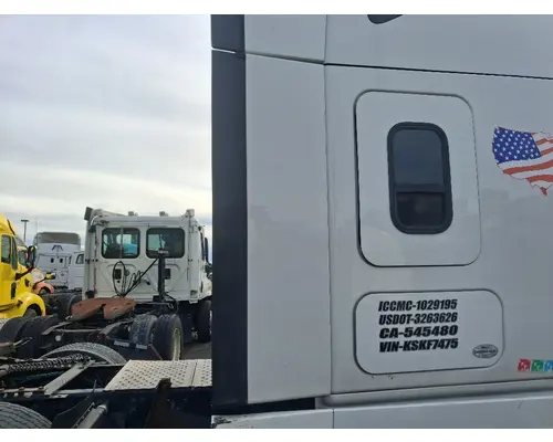 FREIGHTLINER Cascadia 126 CabSleeper Fairing