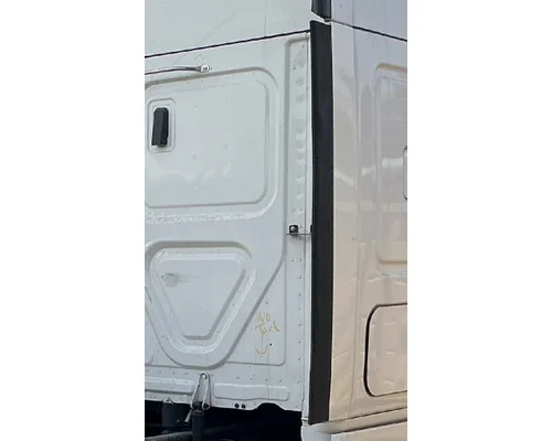 FREIGHTLINER Cascadia 126 CabSleeper Fairing