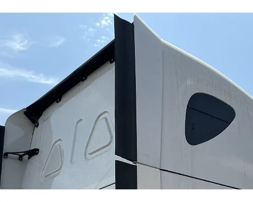 FREIGHTLINER Cascadia 126 CabSleeper Fairing