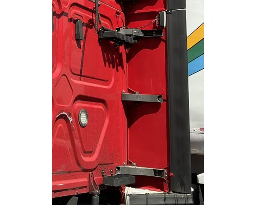 FREIGHTLINER Cascadia 126 Cab/Sleeper Fairing