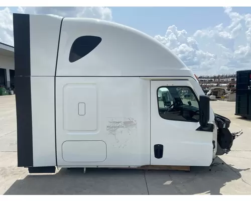 FREIGHTLINER Cascadia 126 Cab