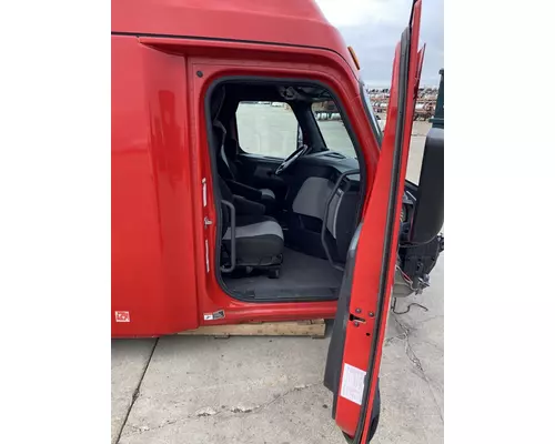 FREIGHTLINER Cascadia 126 Cab