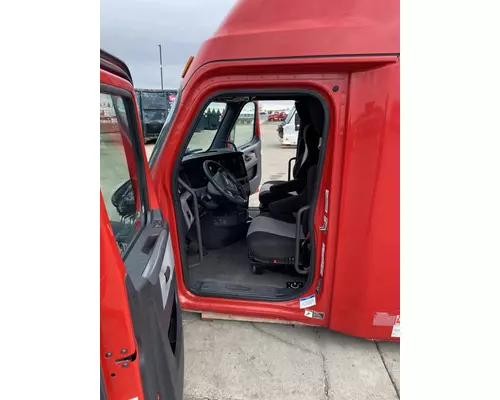 FREIGHTLINER Cascadia 126 Cab