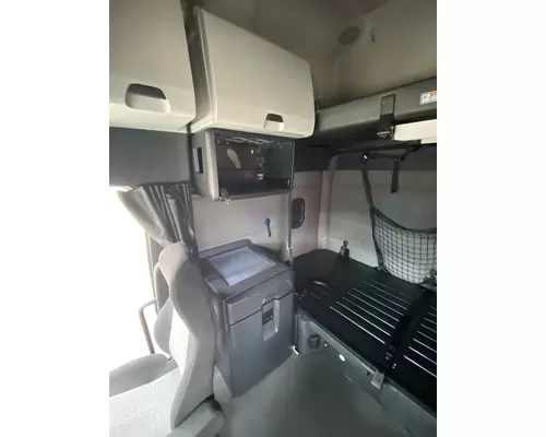 FREIGHTLINER Cascadia 126 Cab
