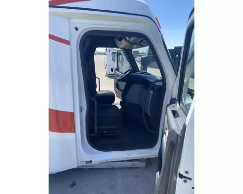 FREIGHTLINER Cascadia 126 Cab