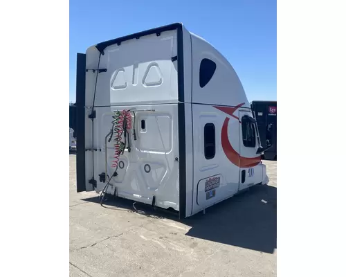 FREIGHTLINER Cascadia 126 Cab