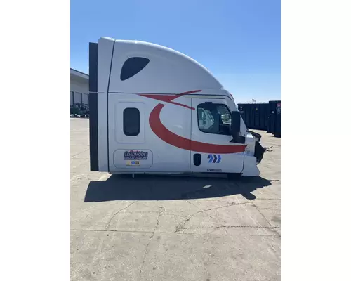 FREIGHTLINER Cascadia 126 Cab
