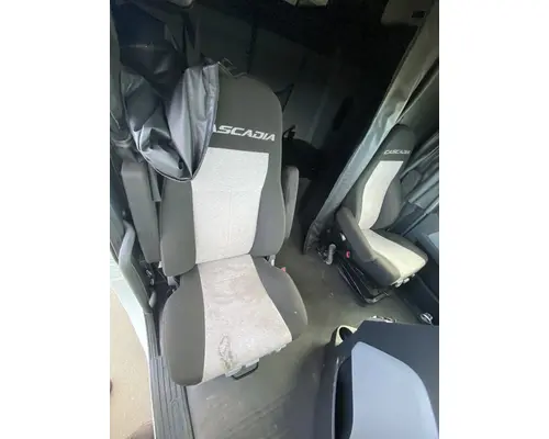 FREIGHTLINER Cascadia 126 Cab