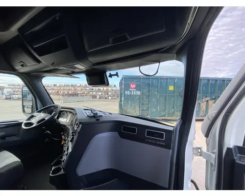 FREIGHTLINER Cascadia 126 Cab