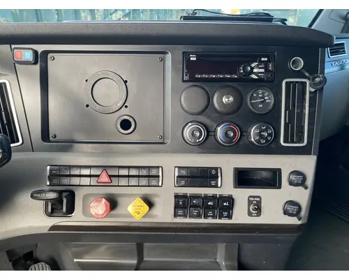 FREIGHTLINER Cascadia 126 Cab