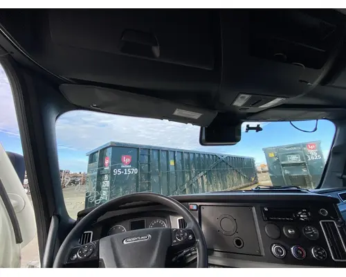 FREIGHTLINER Cascadia 126 Cab