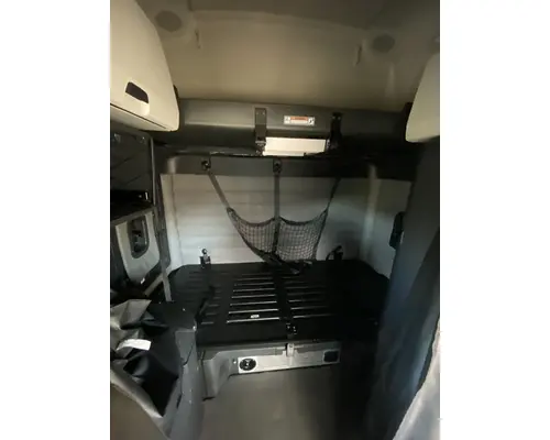 FREIGHTLINER Cascadia 126 Cab