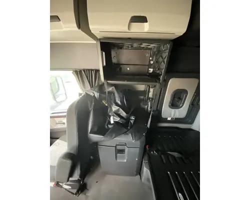 FREIGHTLINER Cascadia 126 Cab