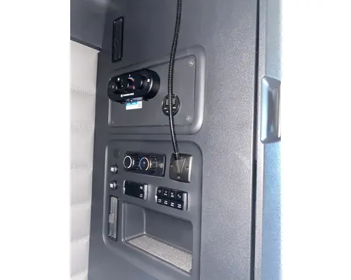 FREIGHTLINER Cascadia 126 Cab