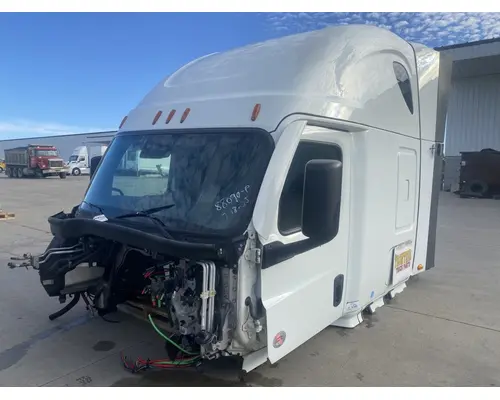 FREIGHTLINER Cascadia 126 Cab