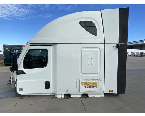 FREIGHTLINER Cascadia 126 Cab