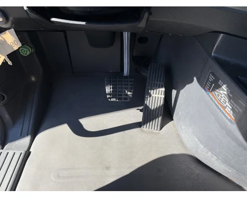 FREIGHTLINER Cascadia 126 Cab