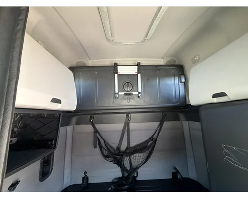 FREIGHTLINER Cascadia 126 Cab