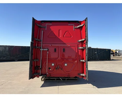 FREIGHTLINER Cascadia 126 Cab