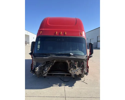 FREIGHTLINER Cascadia 126 Cab