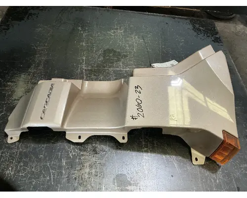 FREIGHTLINER Cascadia 126 Cowl