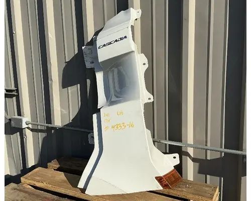 FREIGHTLINER Cascadia 126 Cowl