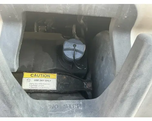 FREIGHTLINER Cascadia 126 DEF Tank