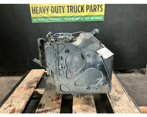 FREIGHTLINER Cascadia 126 DEF Tank