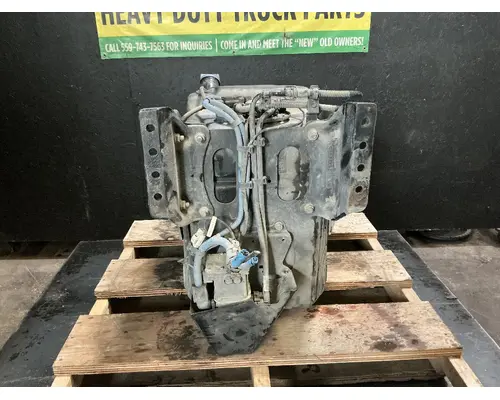 FREIGHTLINER Cascadia 126 DEF Tank