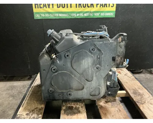 FREIGHTLINER Cascadia 126 DEF Tank