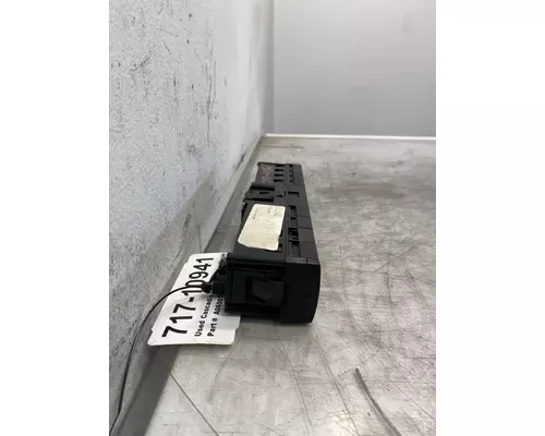 FREIGHTLINER Cascadia 126 Dash  Console Switch