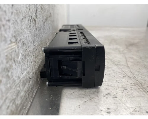 FREIGHTLINER Cascadia 126 Dash  Console Switch