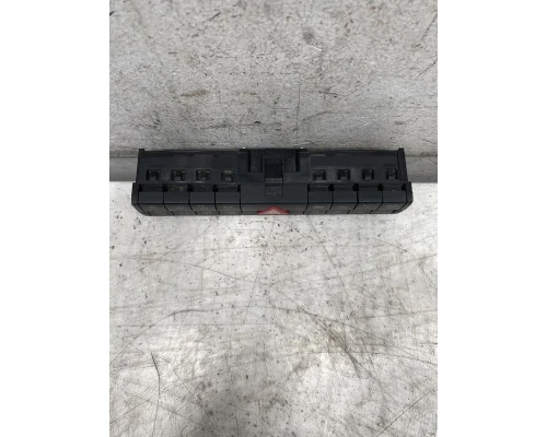 FREIGHTLINER Cascadia 126 Dash  Console Switch