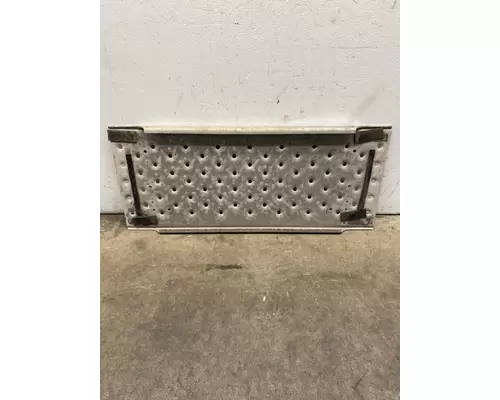 FREIGHTLINER Cascadia 126 Deck Plate