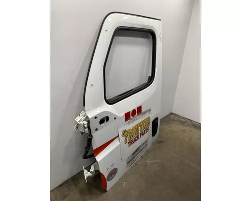 FREIGHTLINER Cascadia 126 Door Assembly, Front